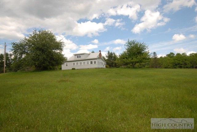 Image number 19 for the current listing