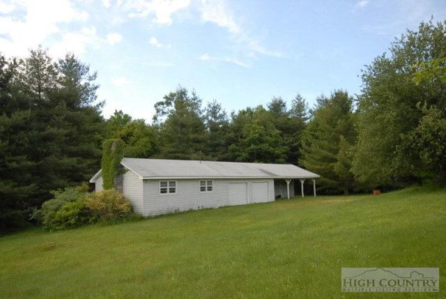 Image number 18 for the current listing