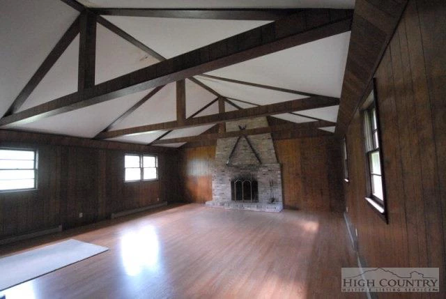 Image number 3 for the current listing