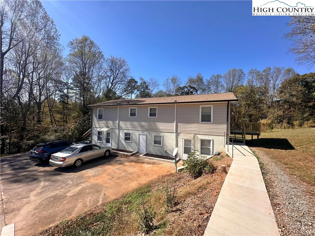 Image number 3 for the current listing