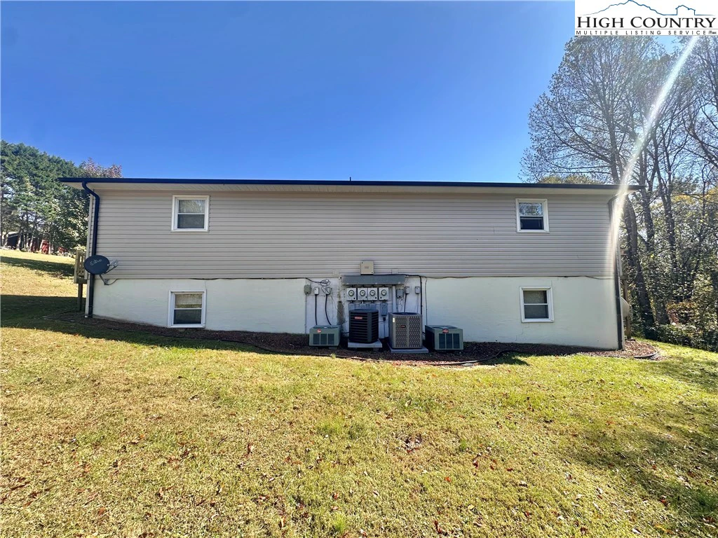 Image number 5 for the current listing