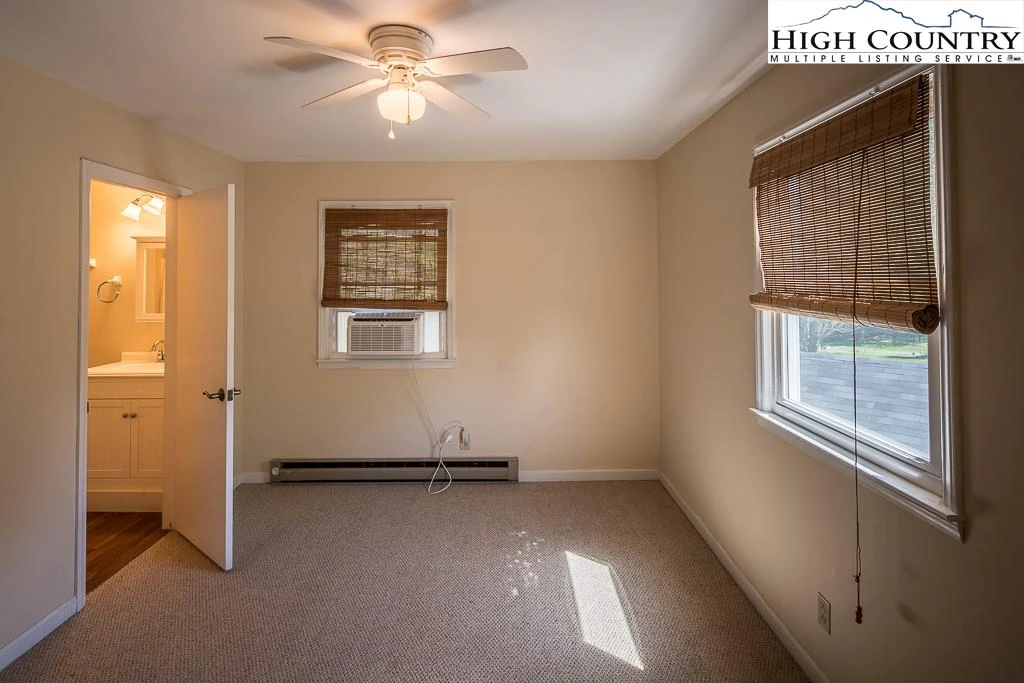 Image number 7 for the current listing