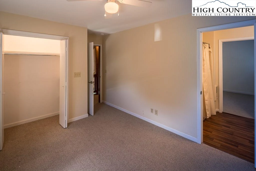 Image number 8 for the current listing