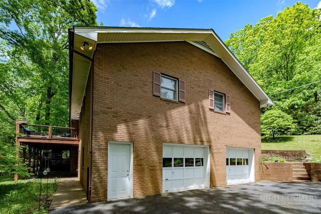 Image number 4 for the current listing
