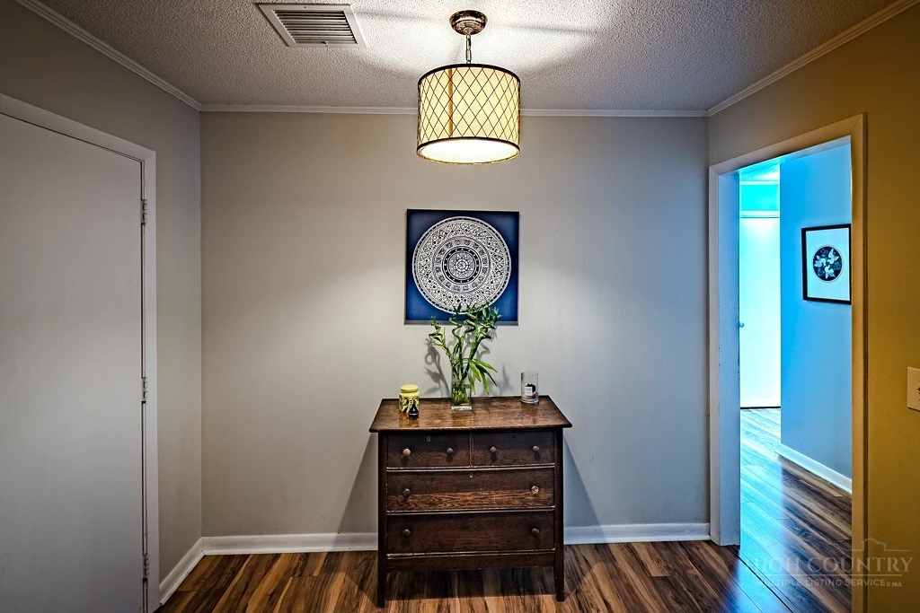 Image number 7 for the current listing