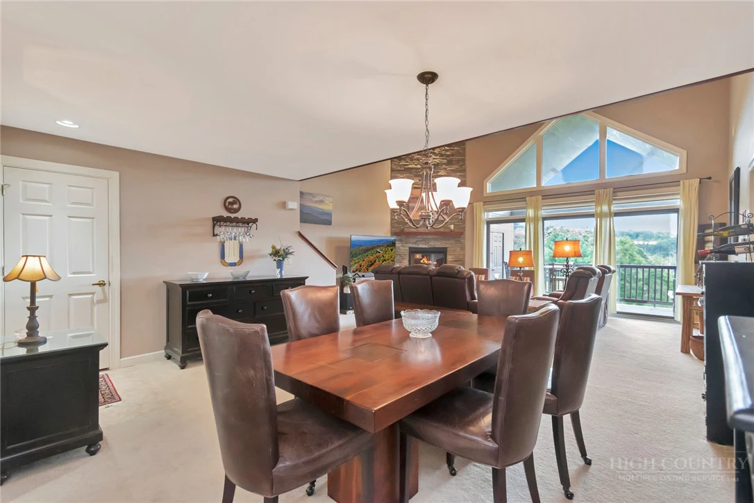 Image number 14 for the current listing