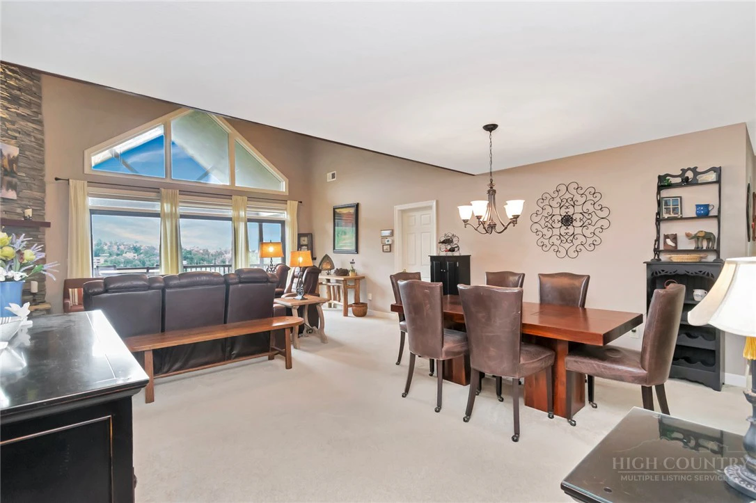 Image number 3 for the current listing