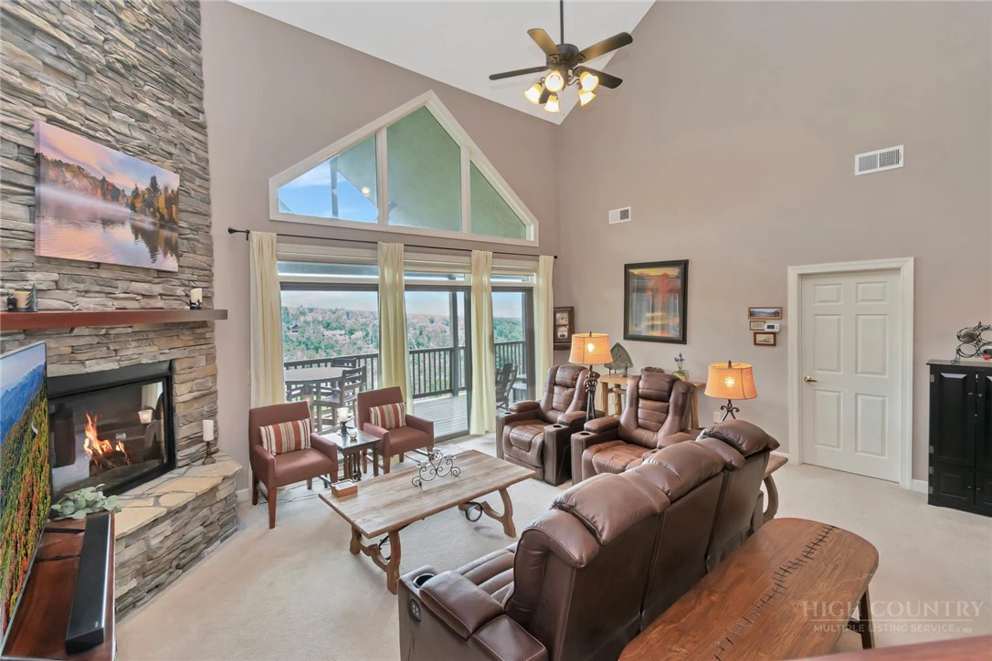 Image number 5 for the current listing