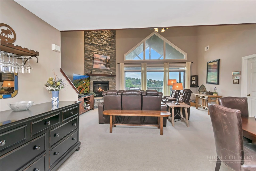 Image number 6 for the current listing