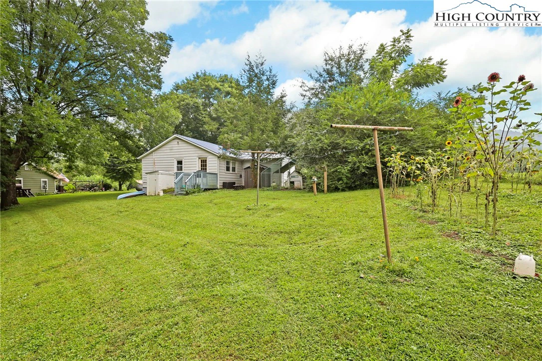 Image number 17 for the current listing