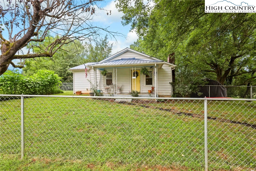Image number 14 for the current listing