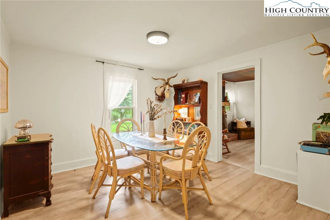 Image number 10 for the current listing