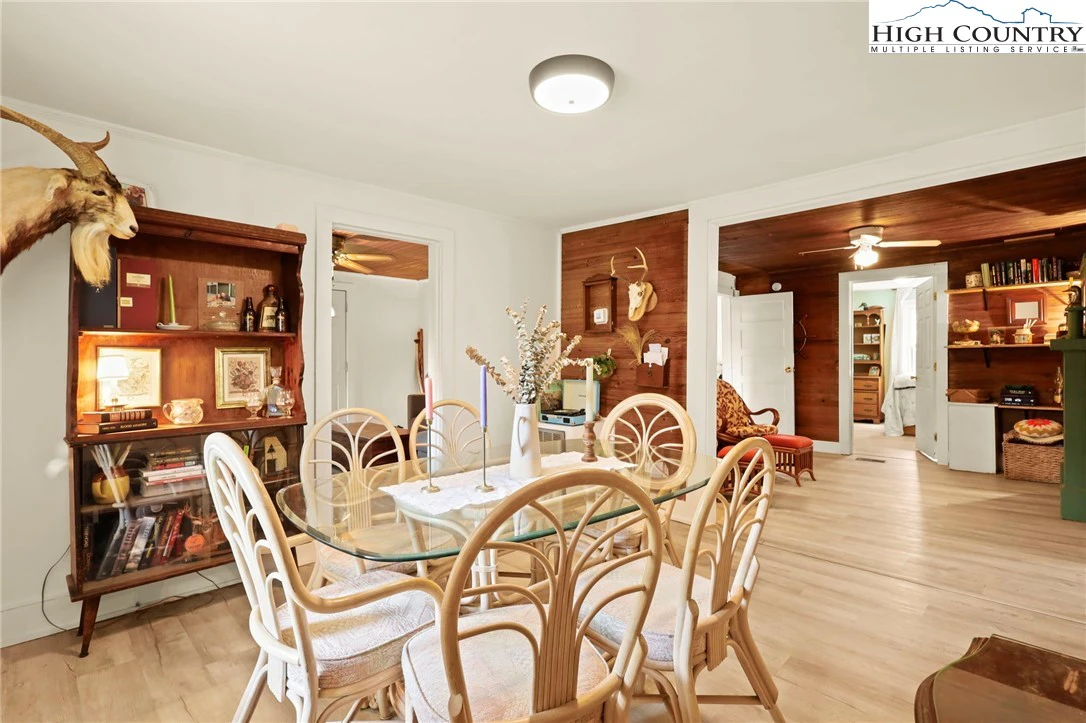 Image number 7 for the current listing