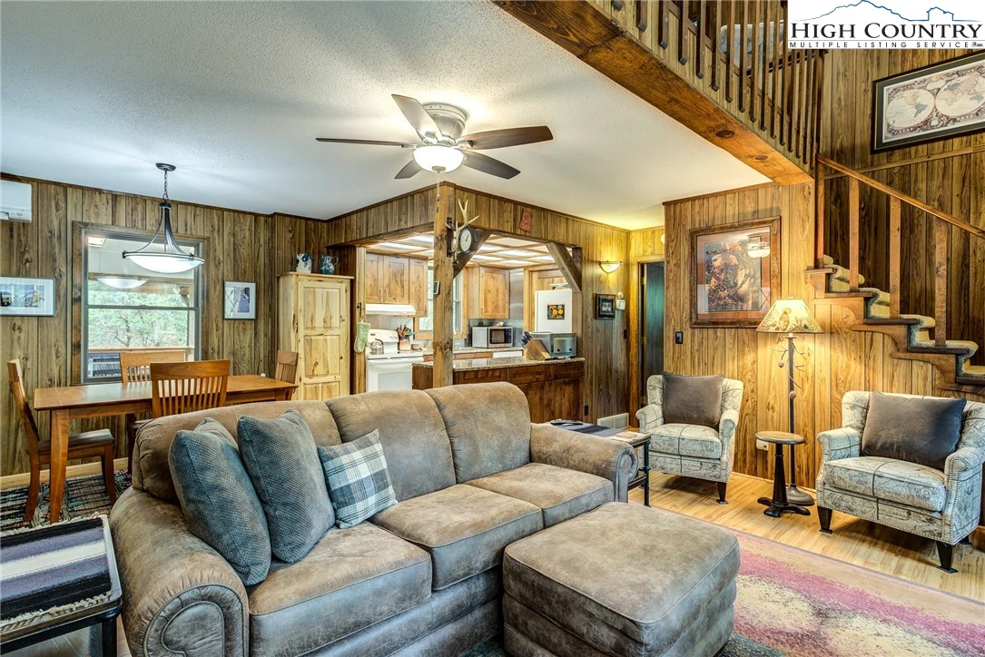 Image number 20 for the current listing