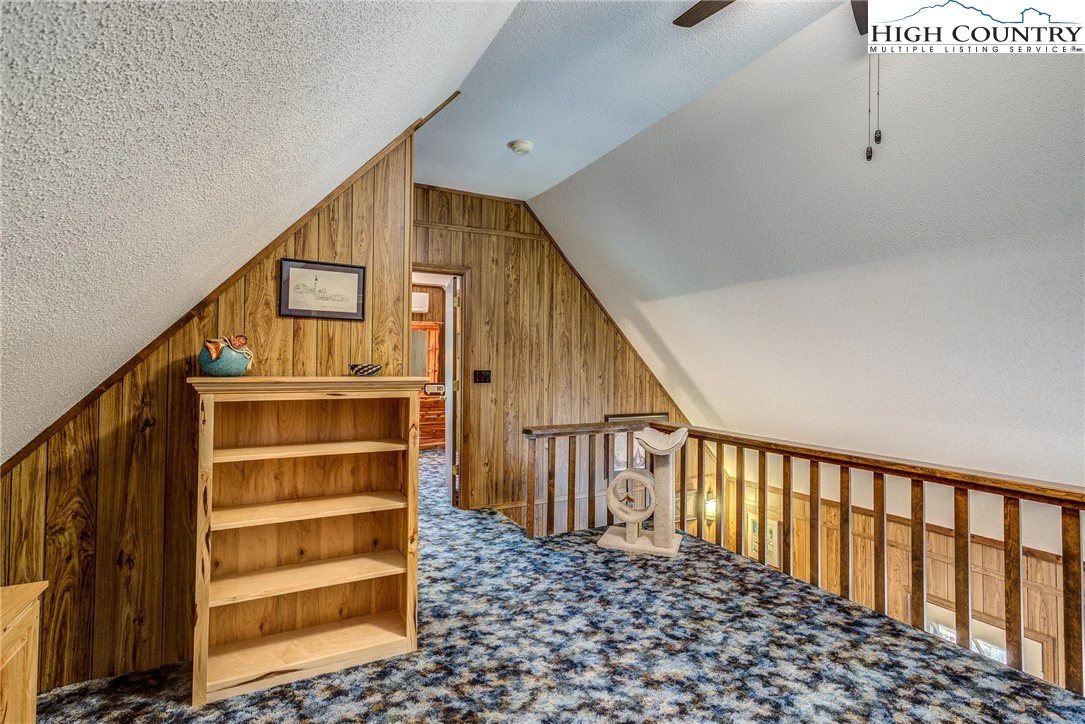 Image number 8 for the current listing