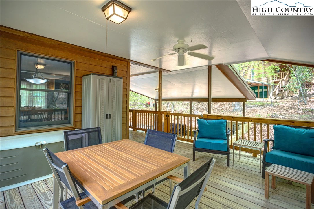 Image number 17 for the current listing