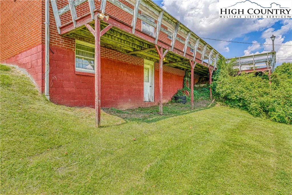 Image number 23 for the current listing