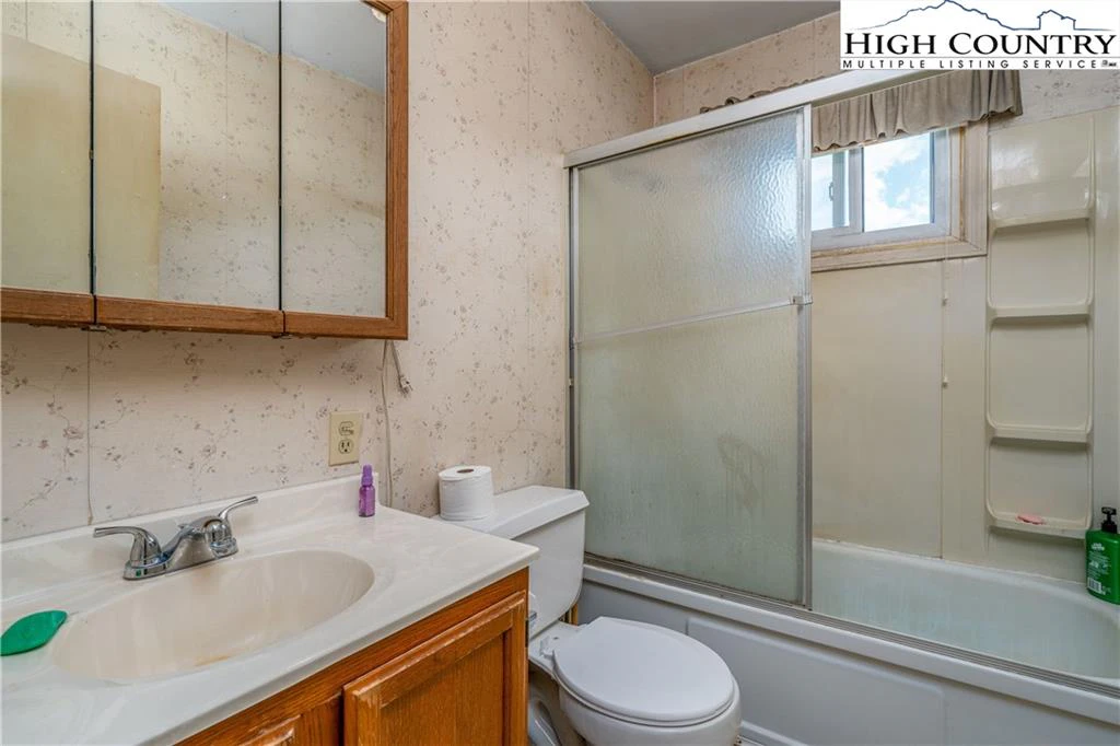 Image number 4 for the current listing