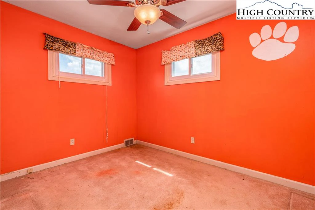 Image number 2 for the current listing