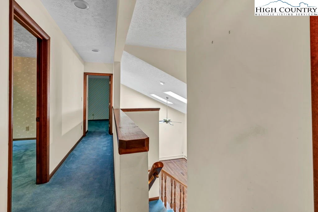 Image number 8 for the current listing