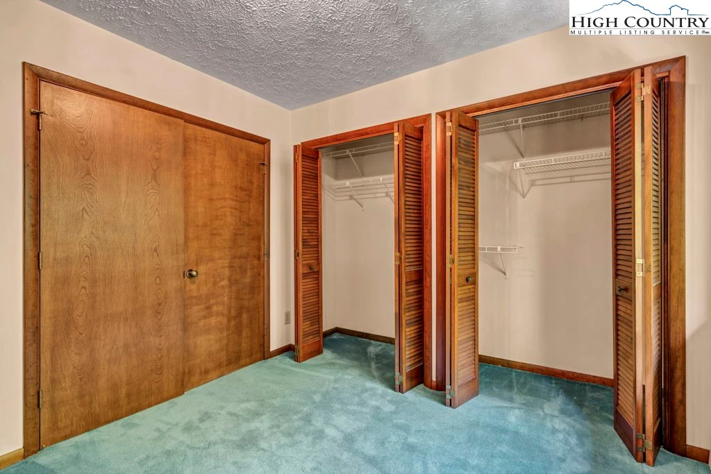 Image number 2 for the current listing