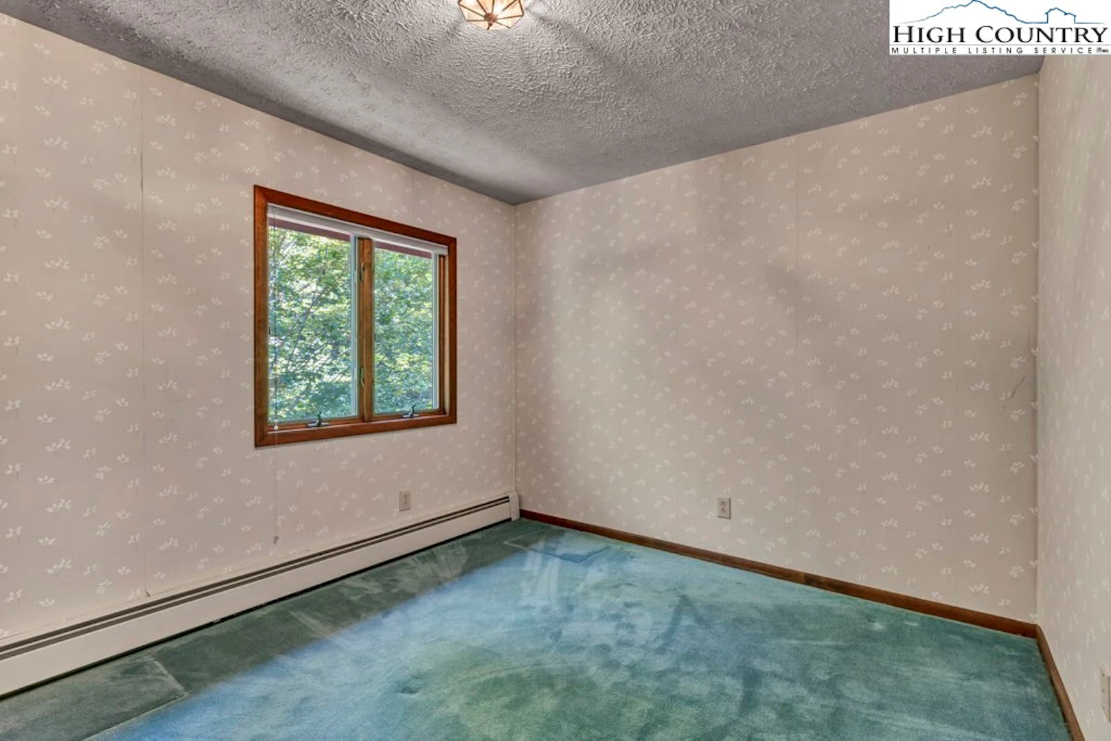 Image number 16 for the current listing