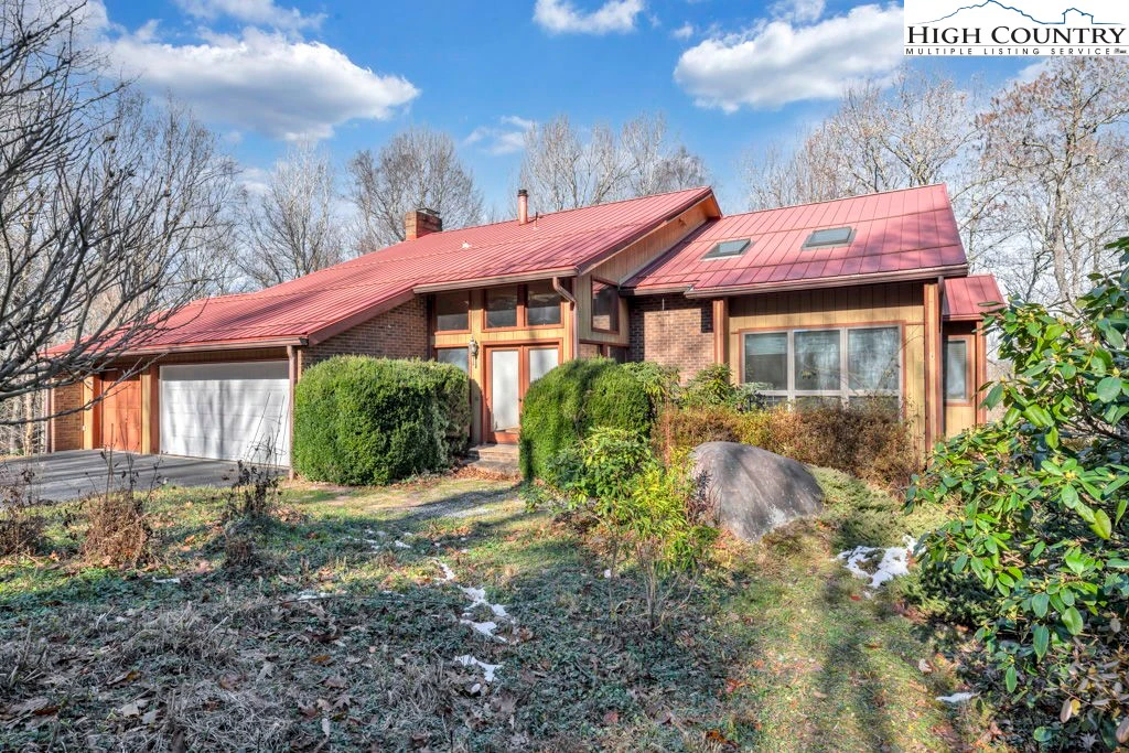 Image number 1 for the current listing