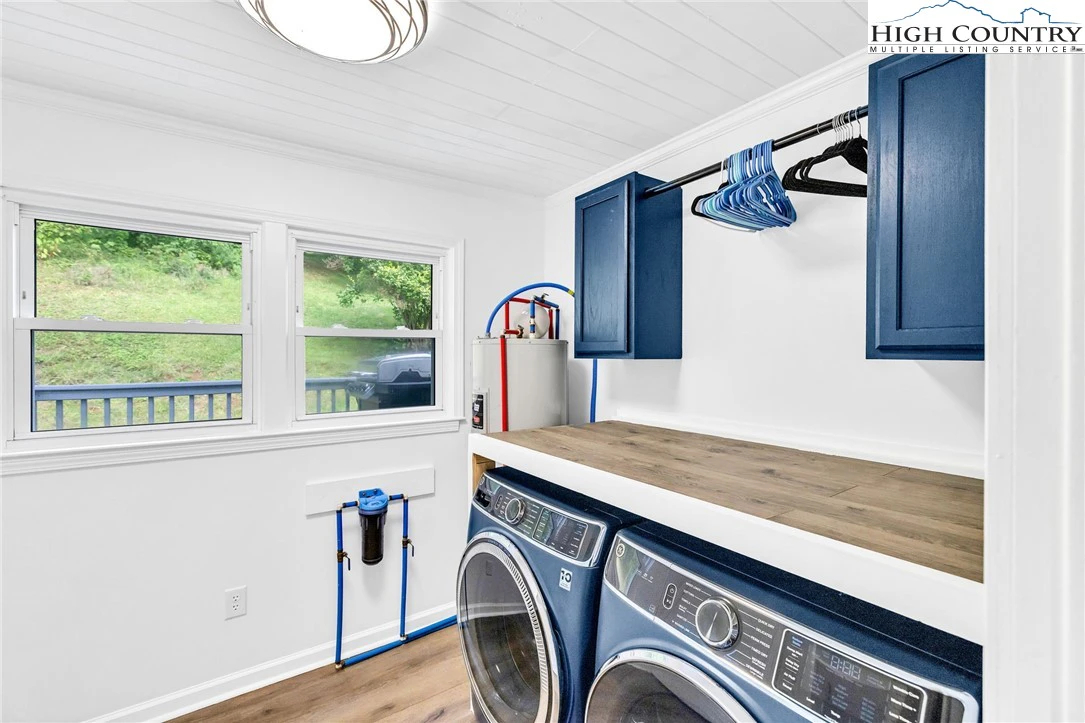 Image number 7 for the current listing