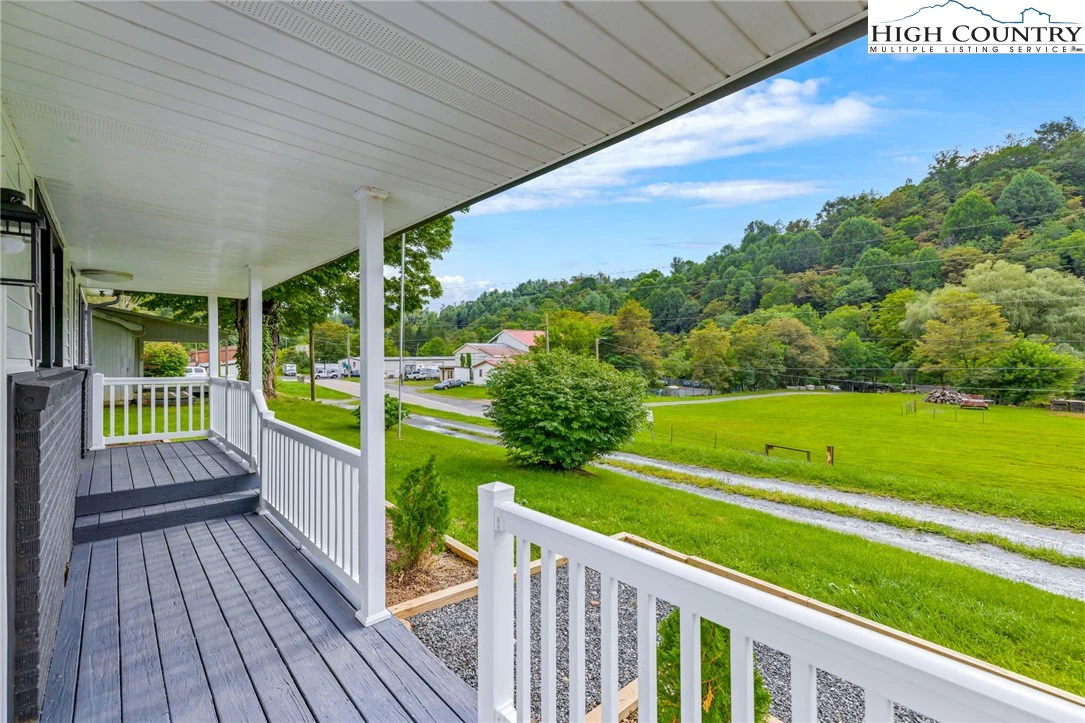 Image number 9 for the current listing