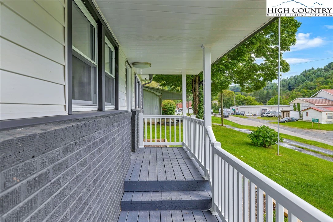 Image number 10 for the current listing