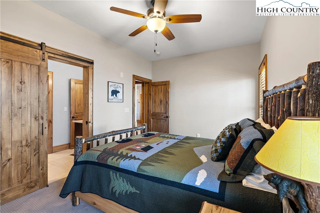 Image number 7 for the current listing