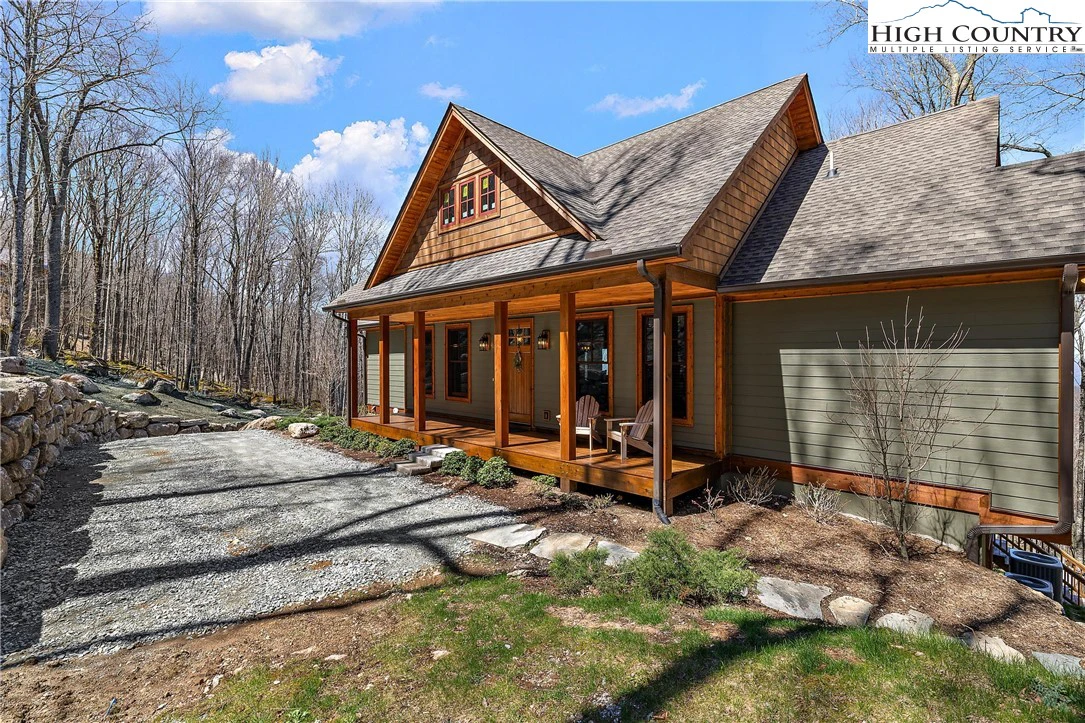 Image number 18 for the current listing