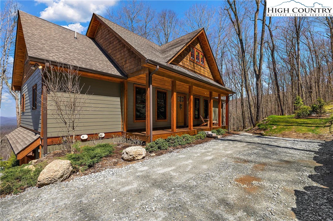 Image number 19 for the current listing