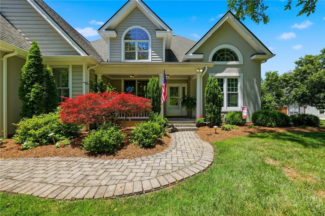 Image number 4 for the current listing