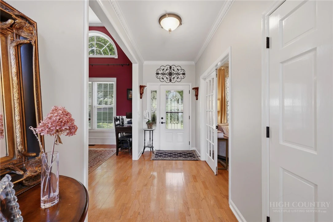 Image number 5 for the current listing