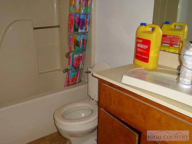 Image number 5 for the current listing