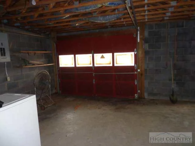 Image number 12 for the current listing