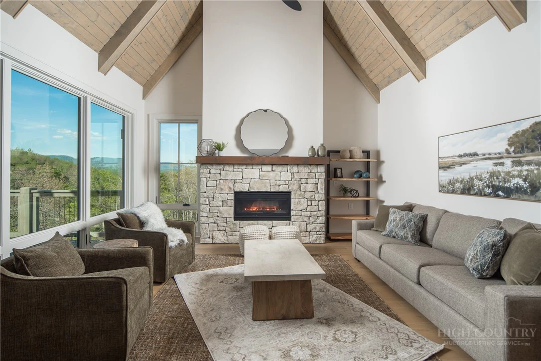 Image number 7 for the current listing