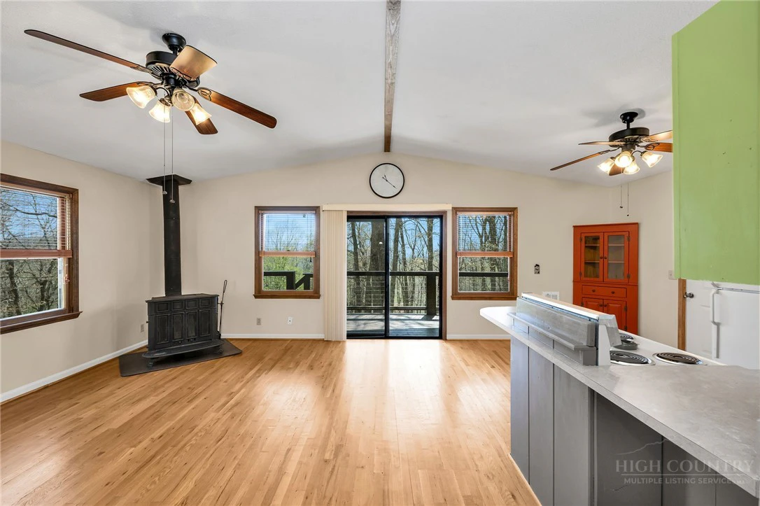 Image number 3 for the current listing