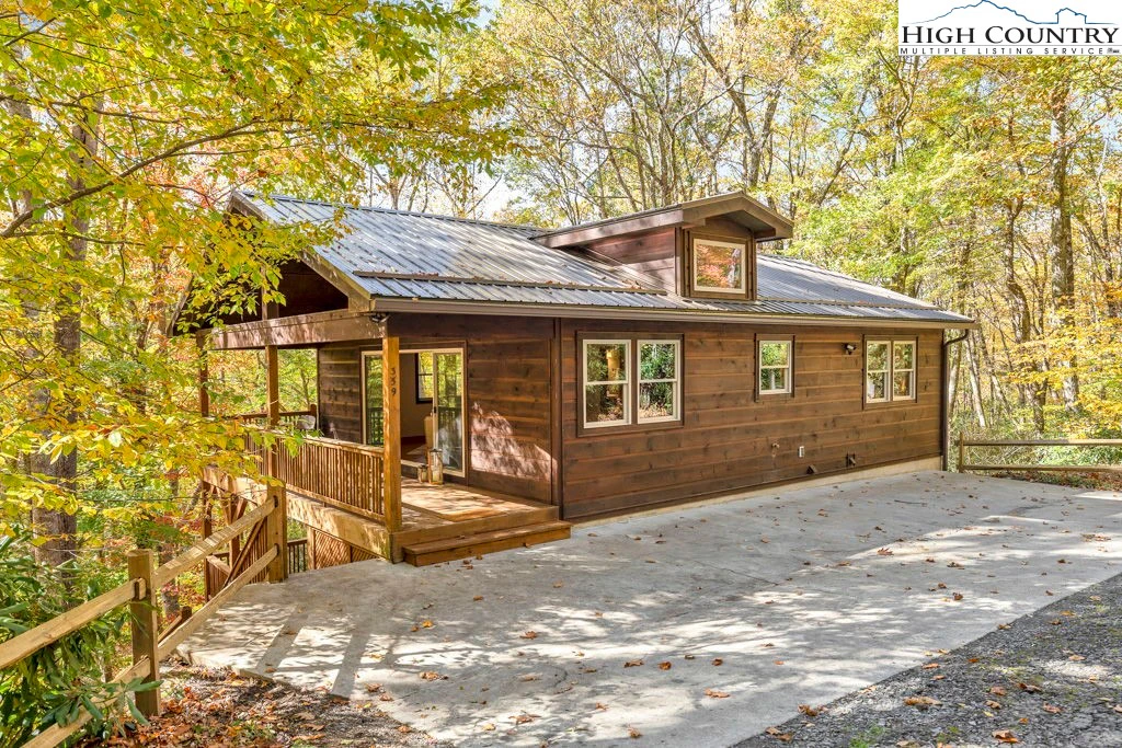 Image number 1 for the current listing
