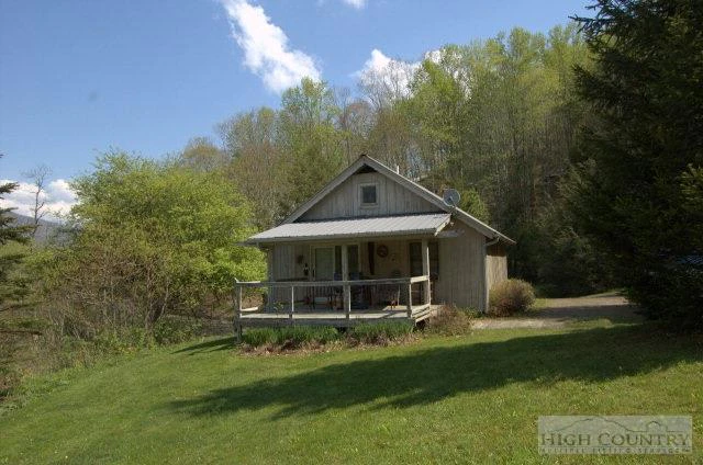 Image number 1 for the current listing
