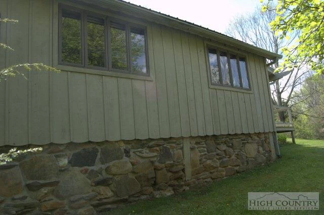 Image number 9 for the current listing