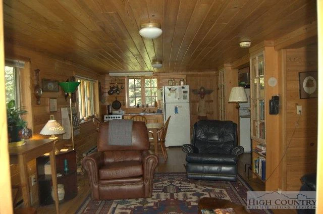 Image number 7 for the current listing