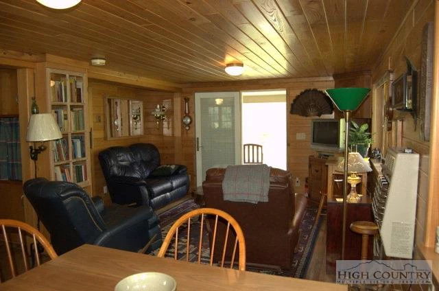 Image number 6 for the current listing