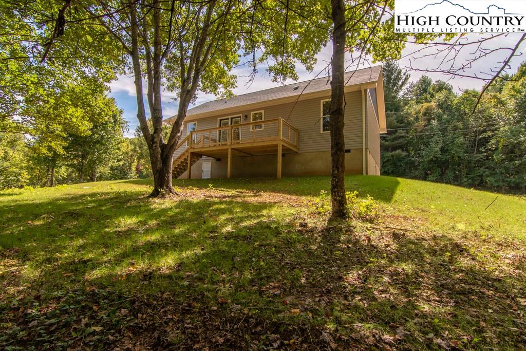 Image number 17 for the current listing