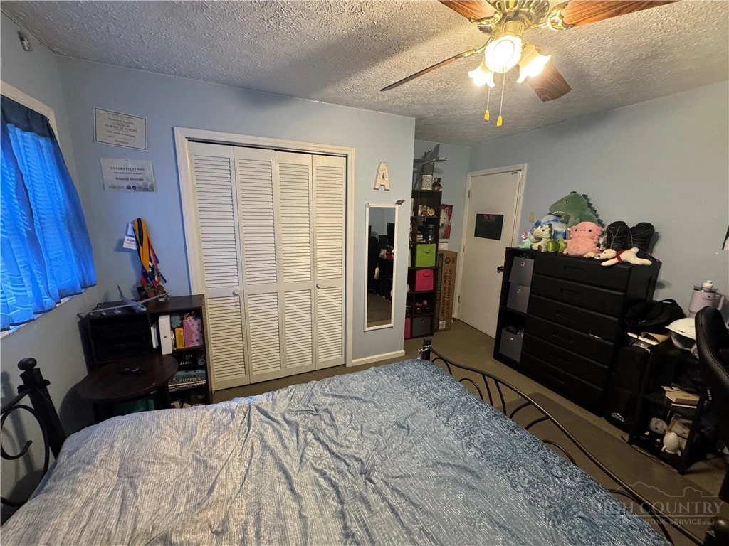 Image number 11 for the current listing