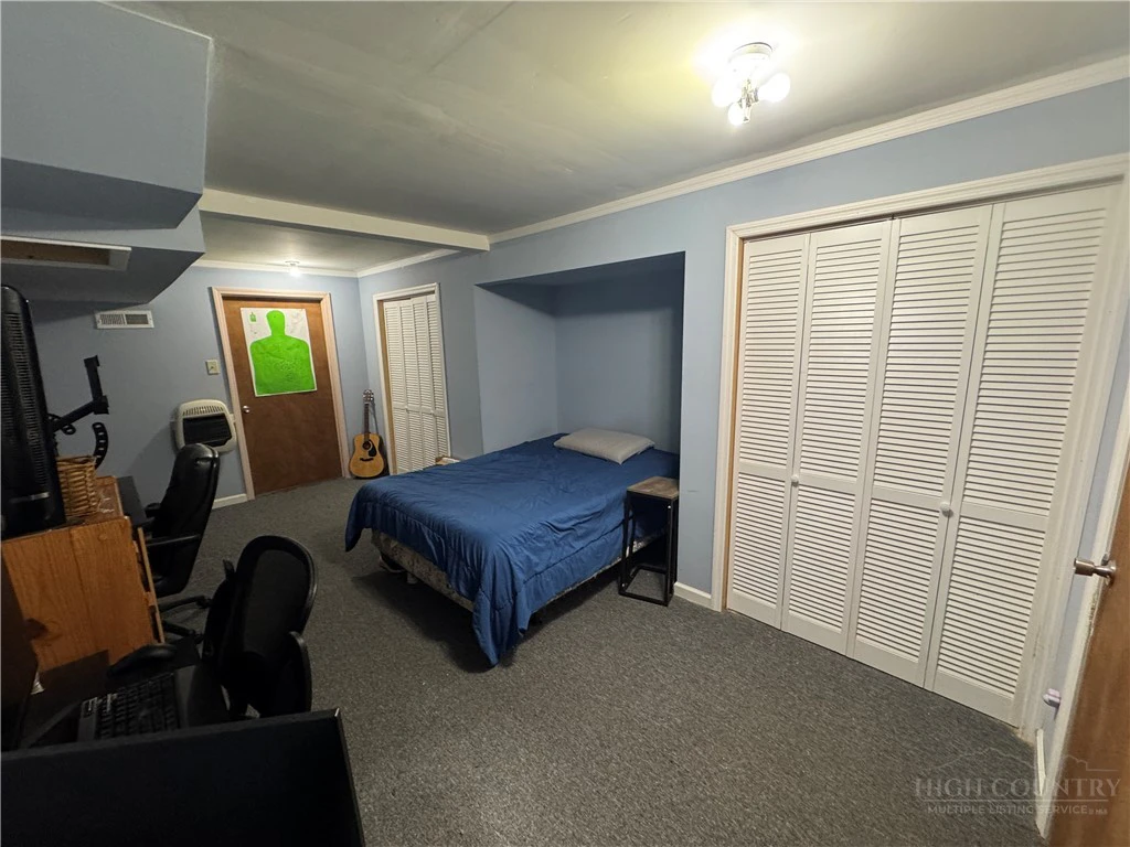 Image number 12 for the current listing