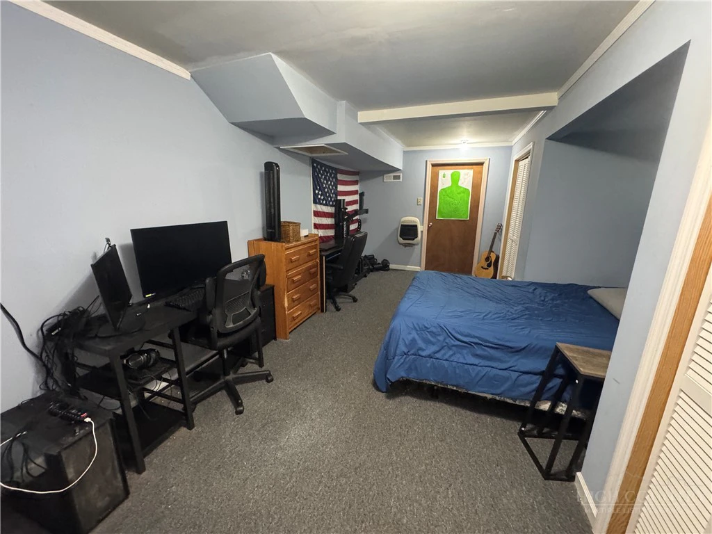 Image number 13 for the current listing