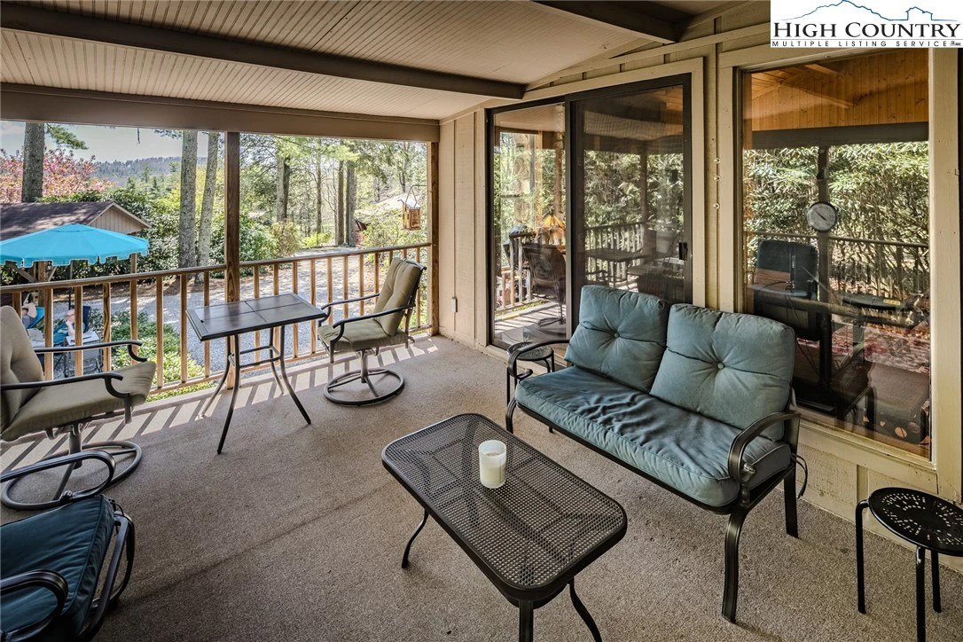 Image number 7 for the current listing