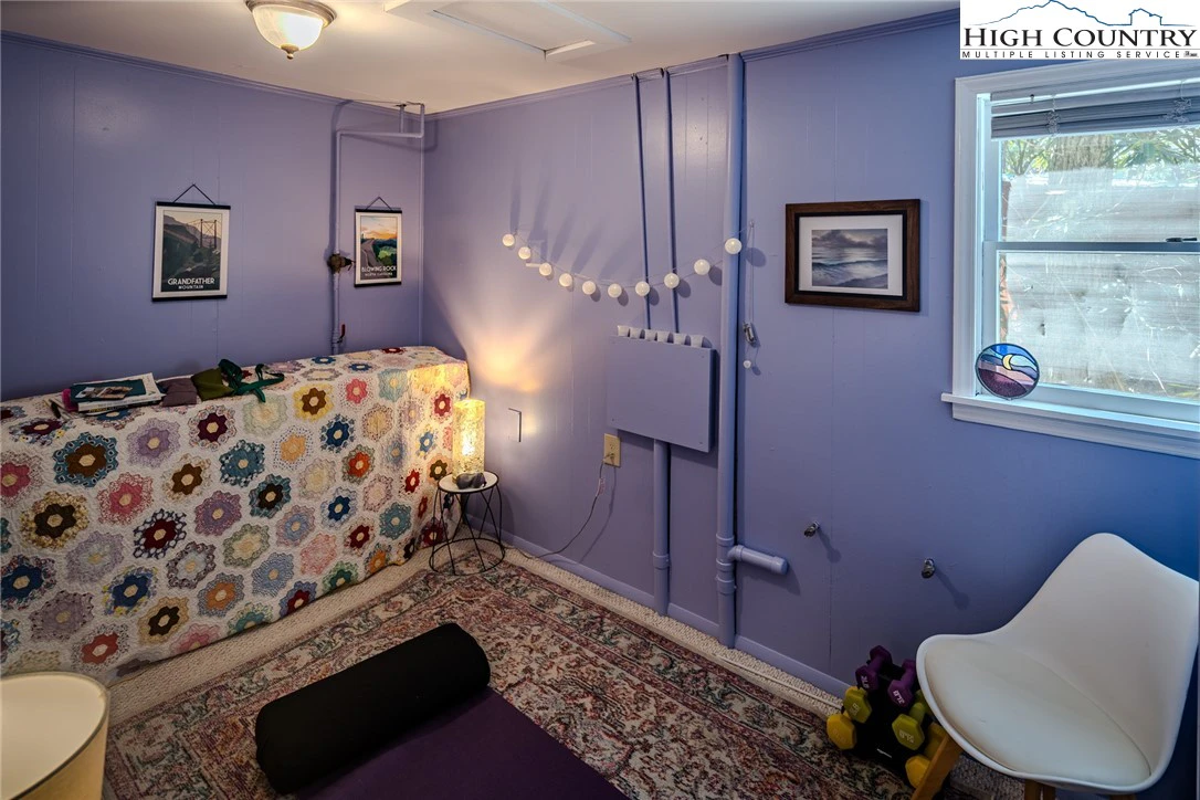 Image number 3 for the current listing